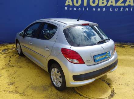 Peugeot - 207
