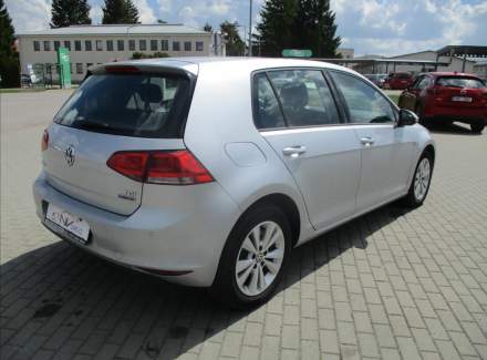 Volkswagen - Golf