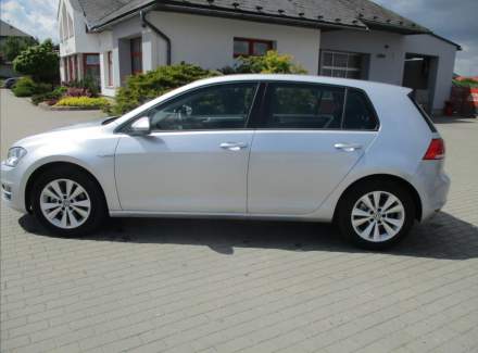 Volkswagen - Golf
