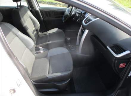 Peugeot - 207