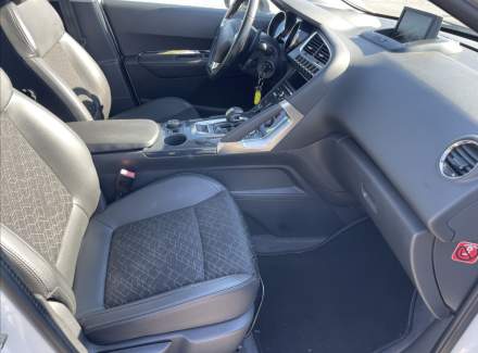 Peugeot - 3008