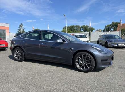 Tesla - Model 3