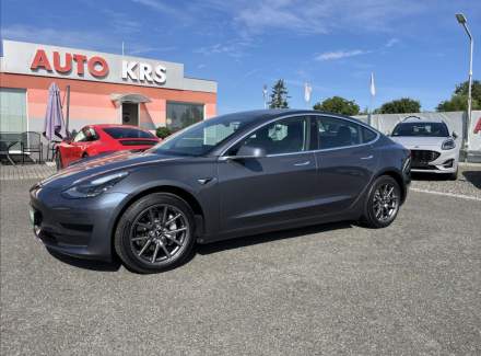 Tesla - Model 3