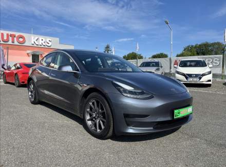 Tesla - Model 3