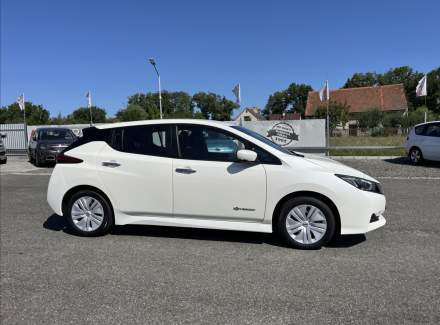Nissan - Leaf