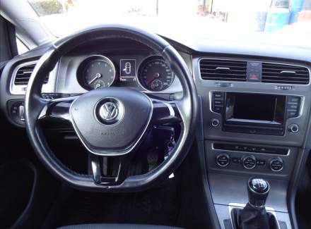 Volkswagen - Golf