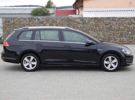 Volkswagen - Golf