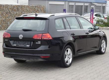 Volkswagen - Golf