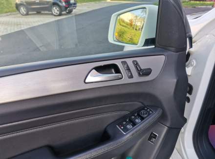 Mercedes-Benz - M-class