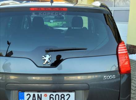 Peugeot - 5008