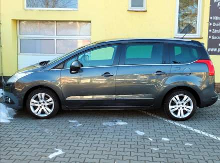 Peugeot - 5008