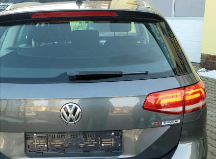 Volkswagen - Passat