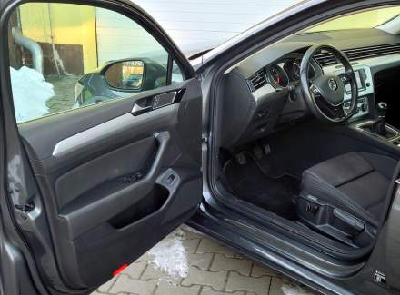 Volkswagen - Passat