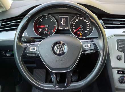 Volkswagen - Passat