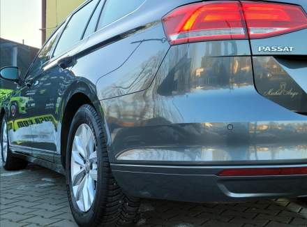 Volkswagen - Passat