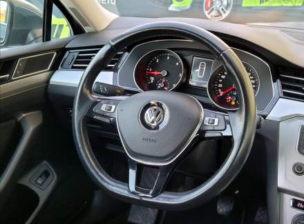 Volkswagen - Passat