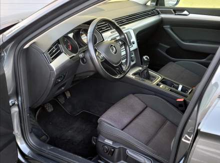Volkswagen - Passat