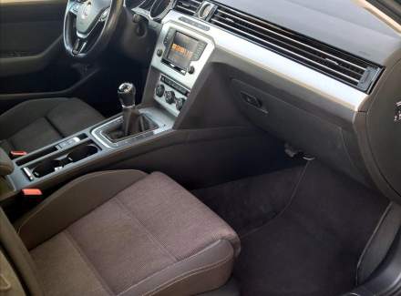 Volkswagen - Passat