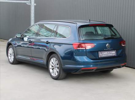 Volkswagen - Passat
