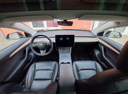Tesla - Model 3