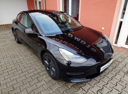 Tesla - Model 3