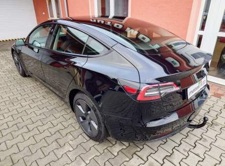 Tesla - Model 3
