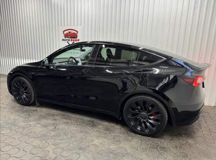 Tesla - Model Y