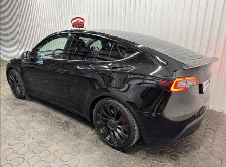 Tesla - Model Y