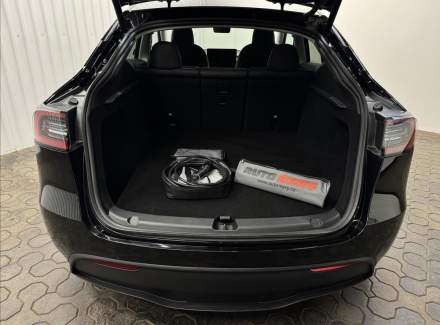 Tesla - Model Y