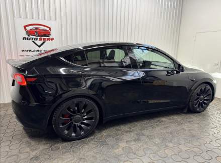 Tesla - Model Y