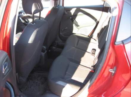 Peugeot - 208