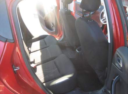 Peugeot - 208