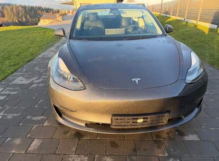 Tesla - Model 3