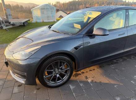 Tesla - Model 3