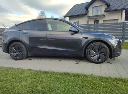 Tesla - Model Y