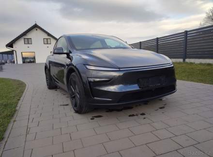 Tesla - Model Y