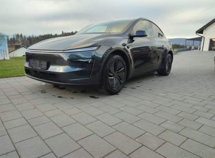 Tesla - Model Y