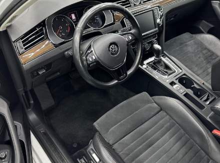Volkswagen - Passat