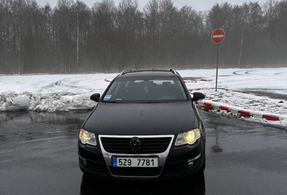 Volkswagen - Passat