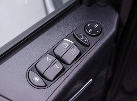 Mercedes-Benz - Viano