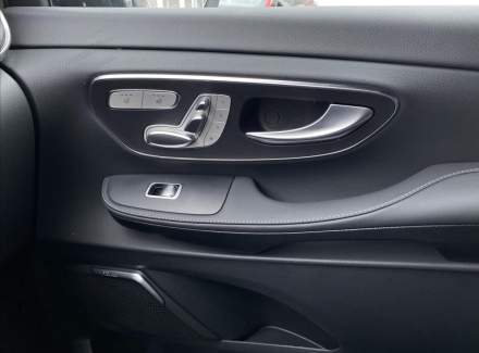 Mercedes-Benz - V-class