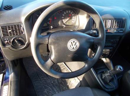 Volkswagen - Golf