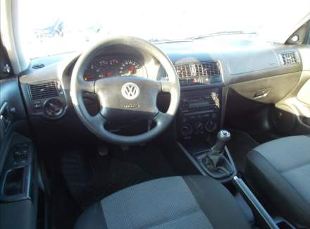 Volkswagen - Golf