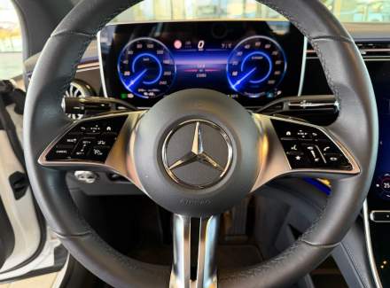Mercedes-Benz - EQE