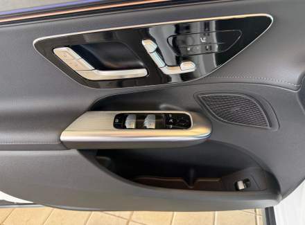 Mercedes-Benz - EQE