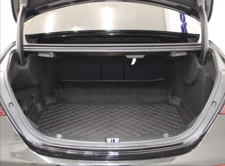 Mercedes-Benz - E-class