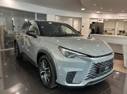 Lexus - LBX