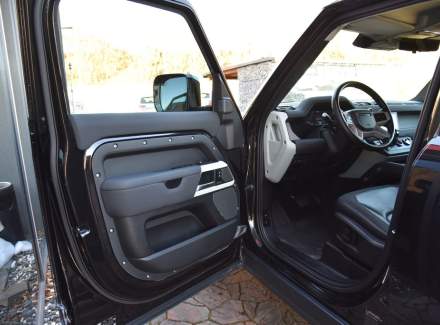 Land Rover - Defender