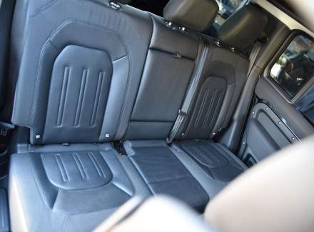 Land Rover - Defender