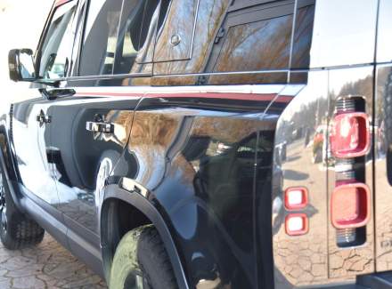 Land Rover - Defender